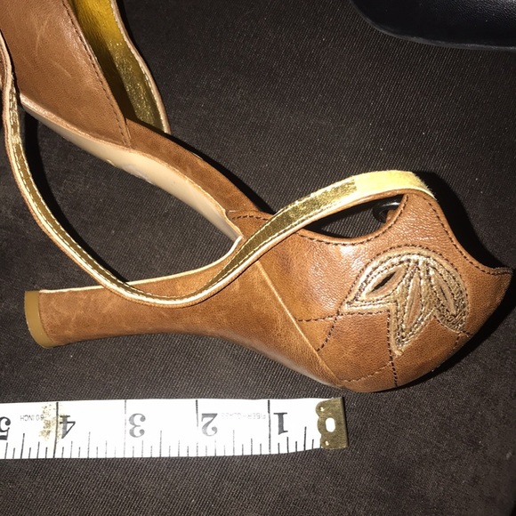 MIU MIU vintage heels, tan and gold leather heels - Picture 6 of 6
